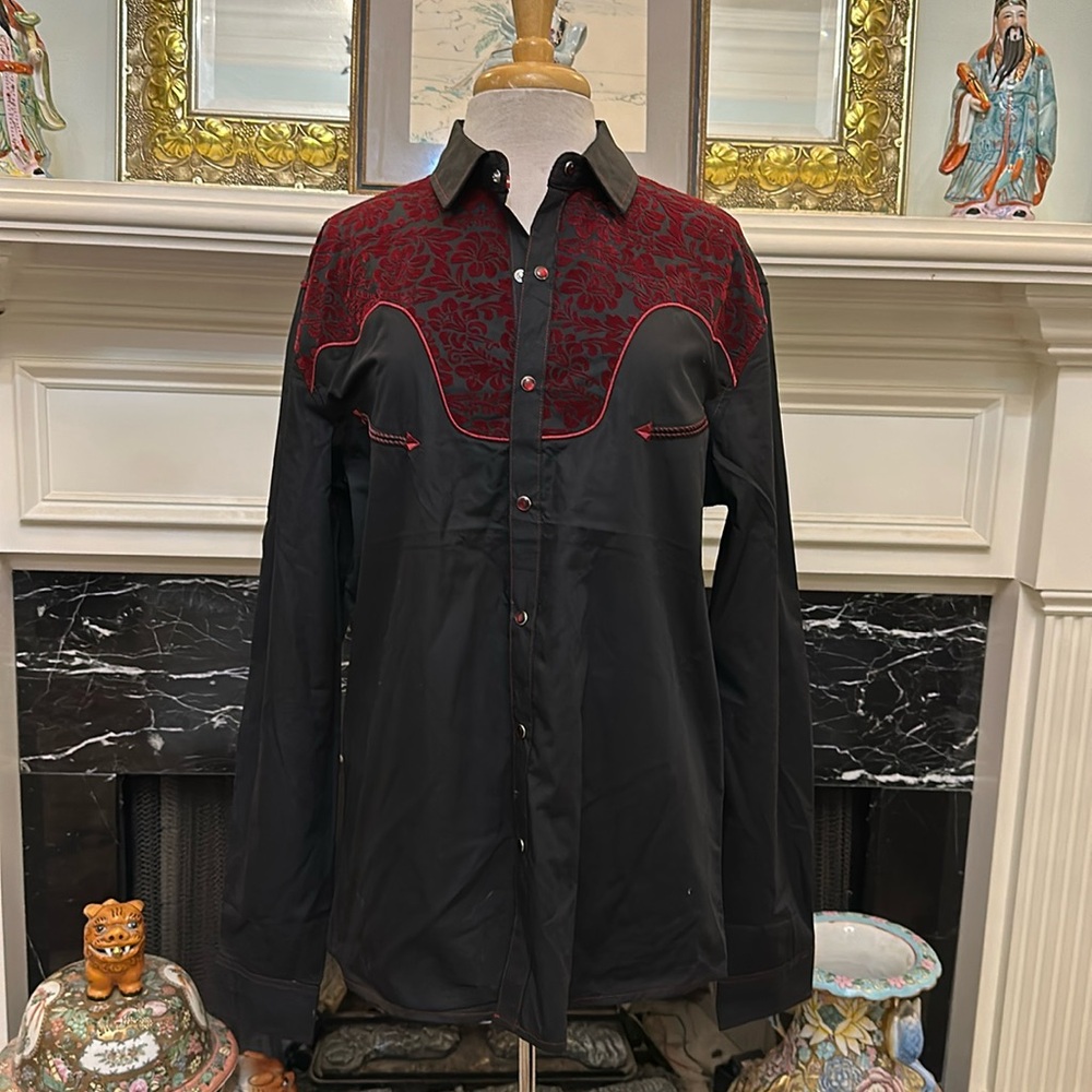 NWT “Outlander” black with red velvet trim western style shirt